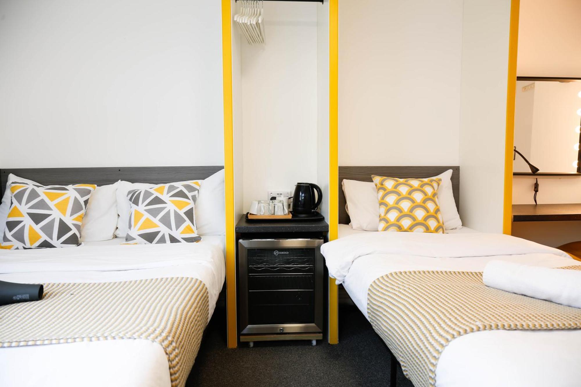 Stylish 1-minute Walk To Camden Town Metro, Shops, Cafes, Bars & Restaurants With Shared Bathrooms Rum i privatbostad *