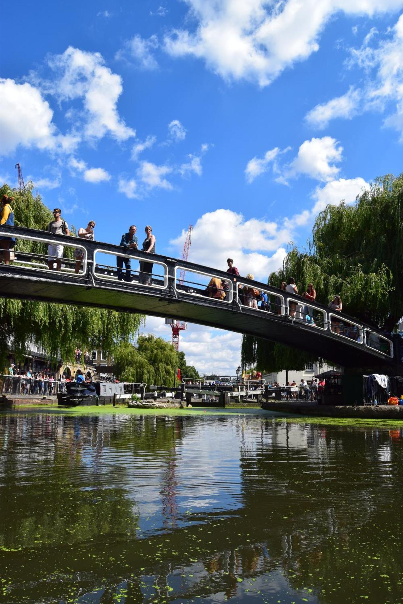 Rum i privatbostad Stylish 1-minute Walk To Camden Town Metro, Shops, Cafes, Bars & Restaurants With Shared Bathrooms *