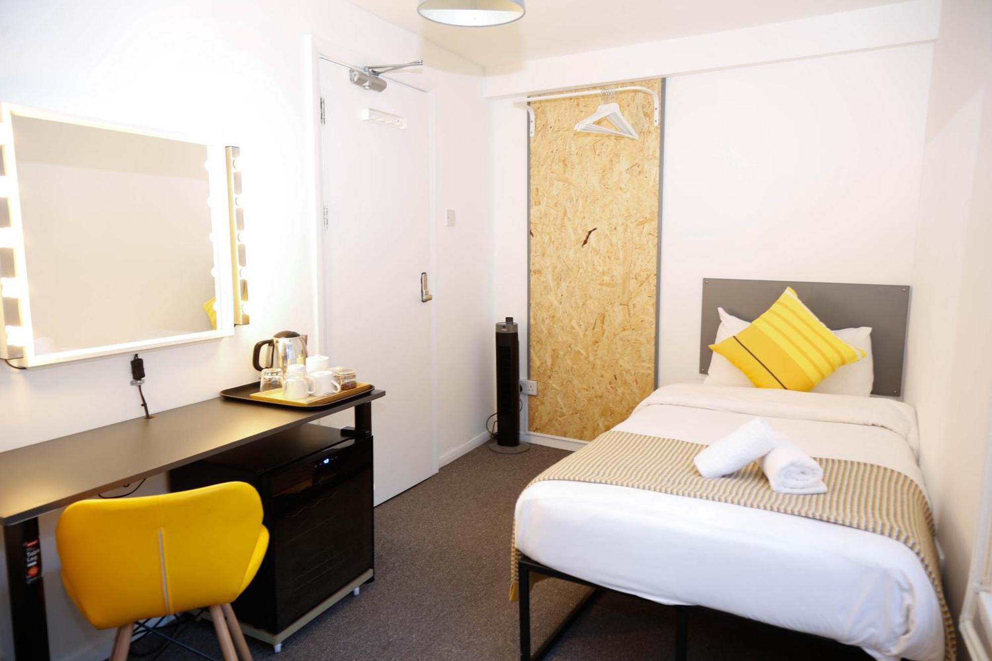 Stylish 1-minute Walk To Camden Town Metro, Shops, Cafes, Bars & Restaurants With Shared Bathrooms