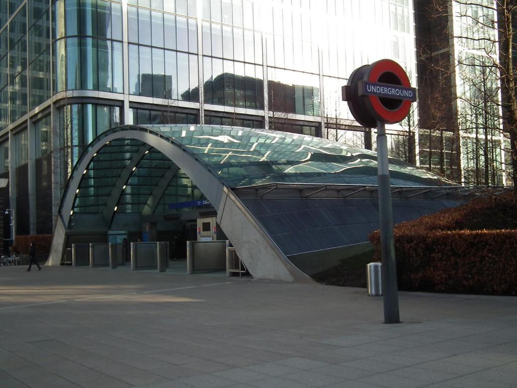 3bed 2bath With High Rise View Canary Wharf Lägenhet London