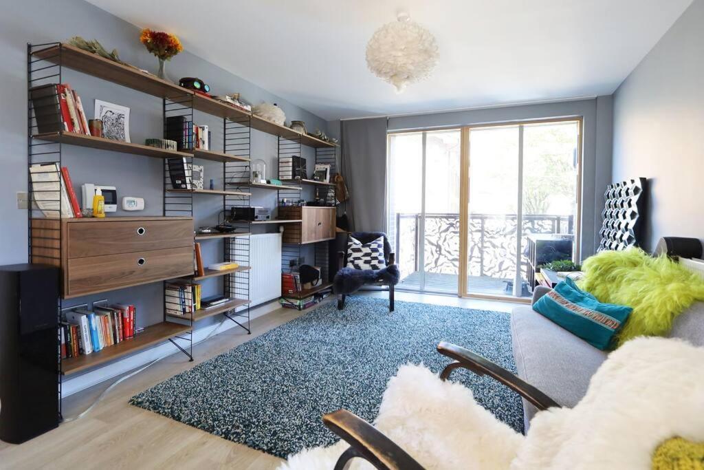 Designer In The Heart Of Shoreditch Apartment London