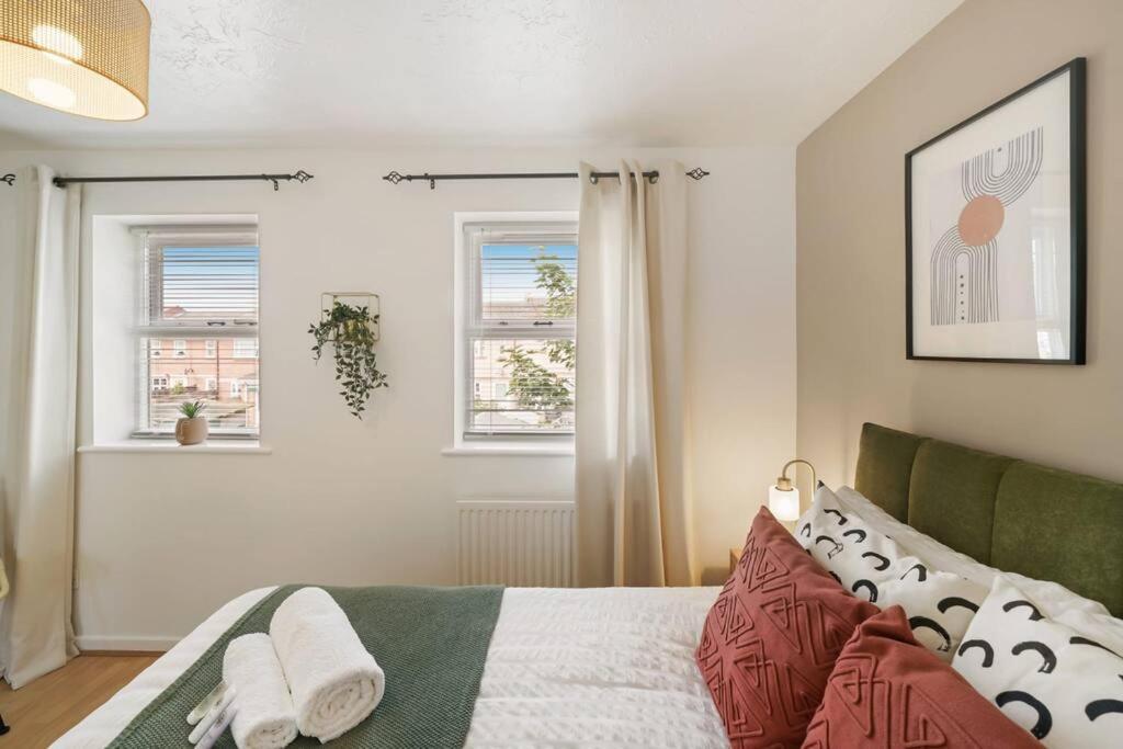 Cosy & Modern Property In - Sleeps Up To 5 * Londra