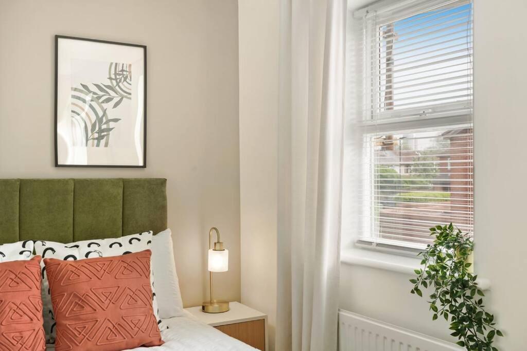 Cosy & Modern Property In - Sleeps Up To 5 Appartamento Londra
