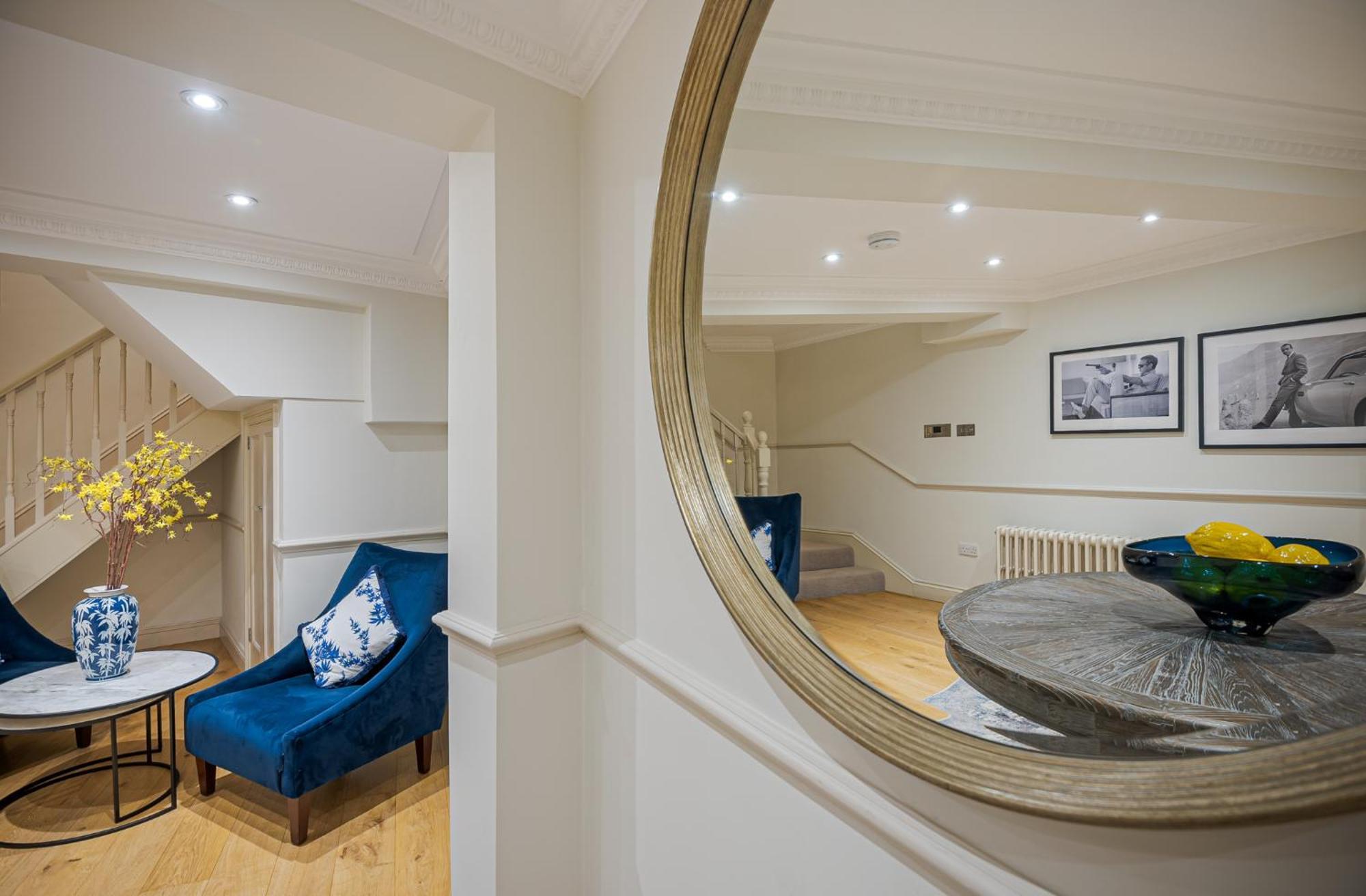 Modern 3 Bedroom Luxury House With Garage In * London