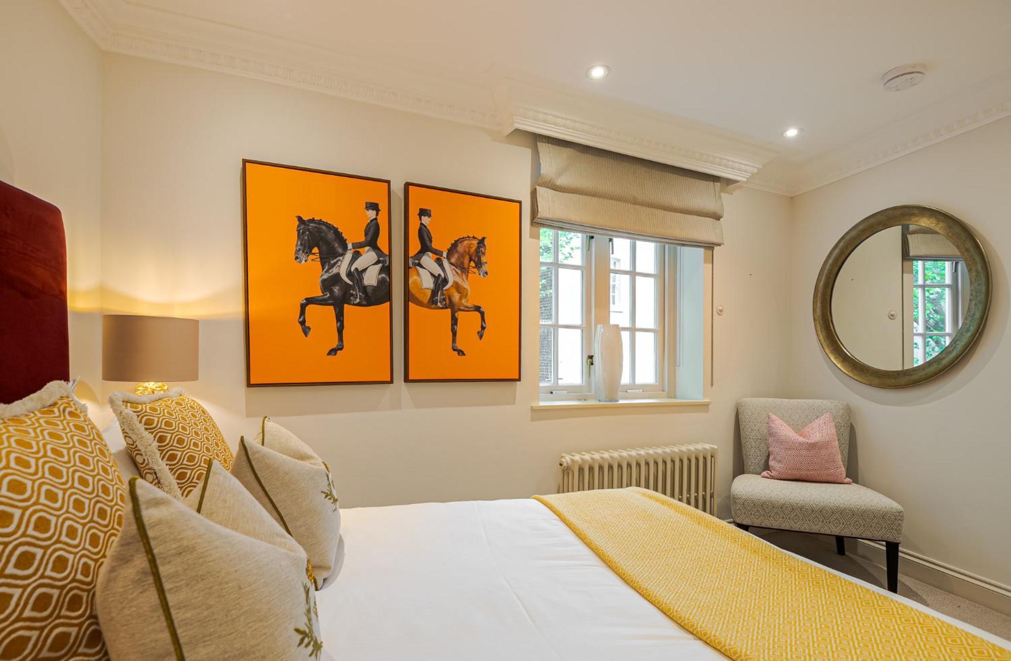 Modern 3 Bedroom Luxury House With Garage In Lägenhet London
