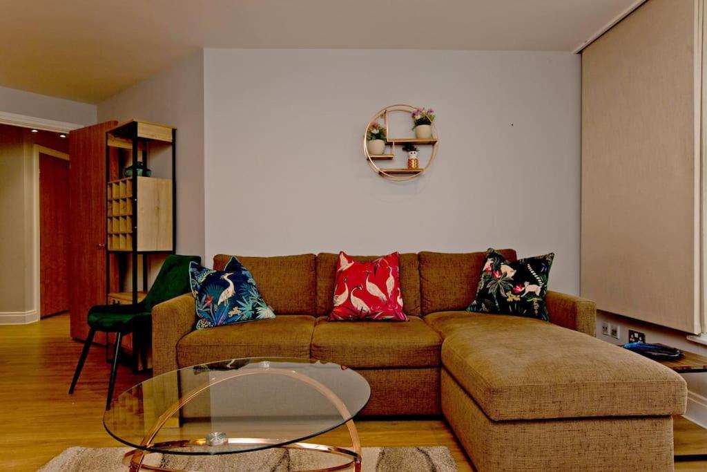 Appartamento Stylish 2bed Riverside With A Balcony