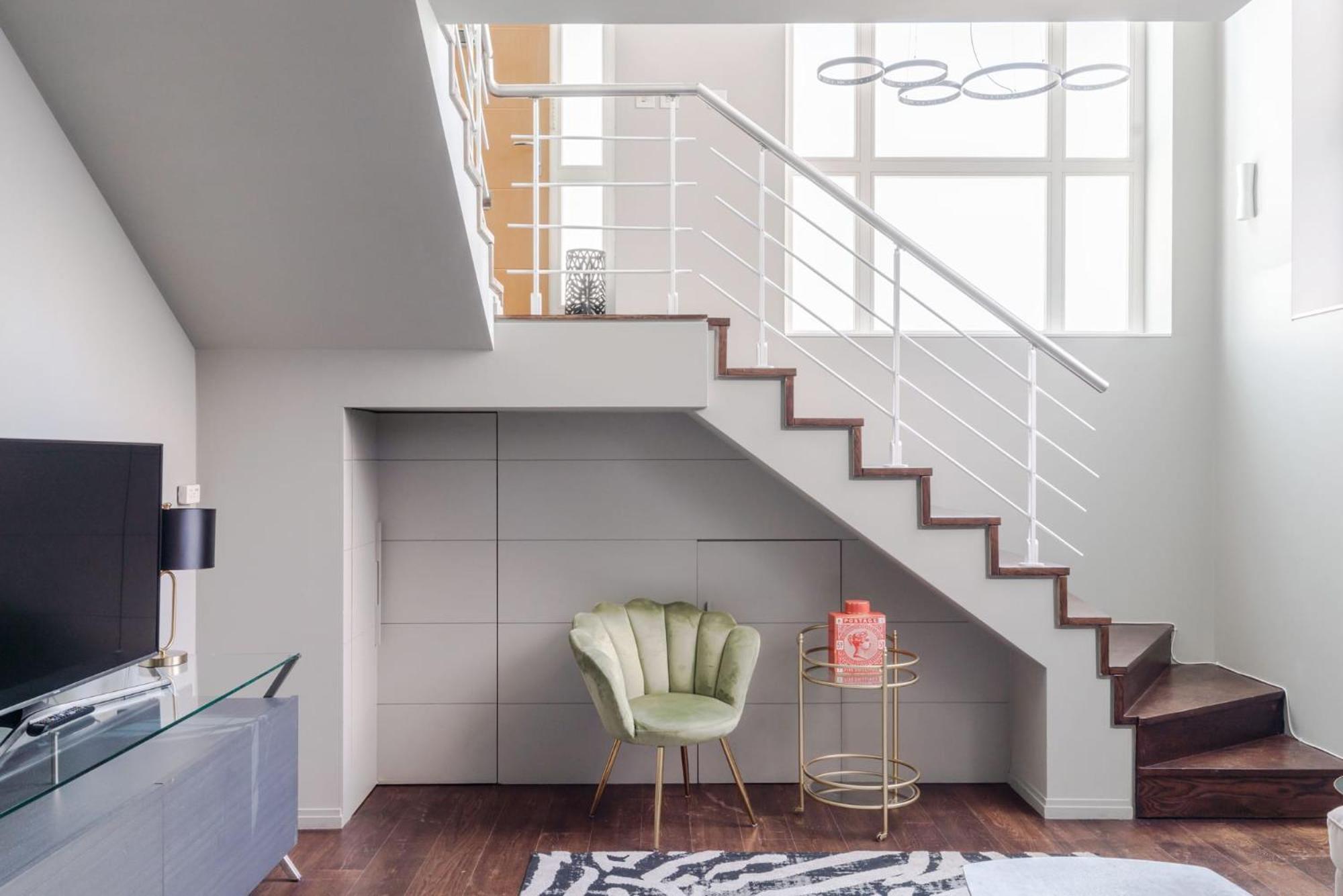 Modern Times - Covent Garden By Frankie Says Apartment