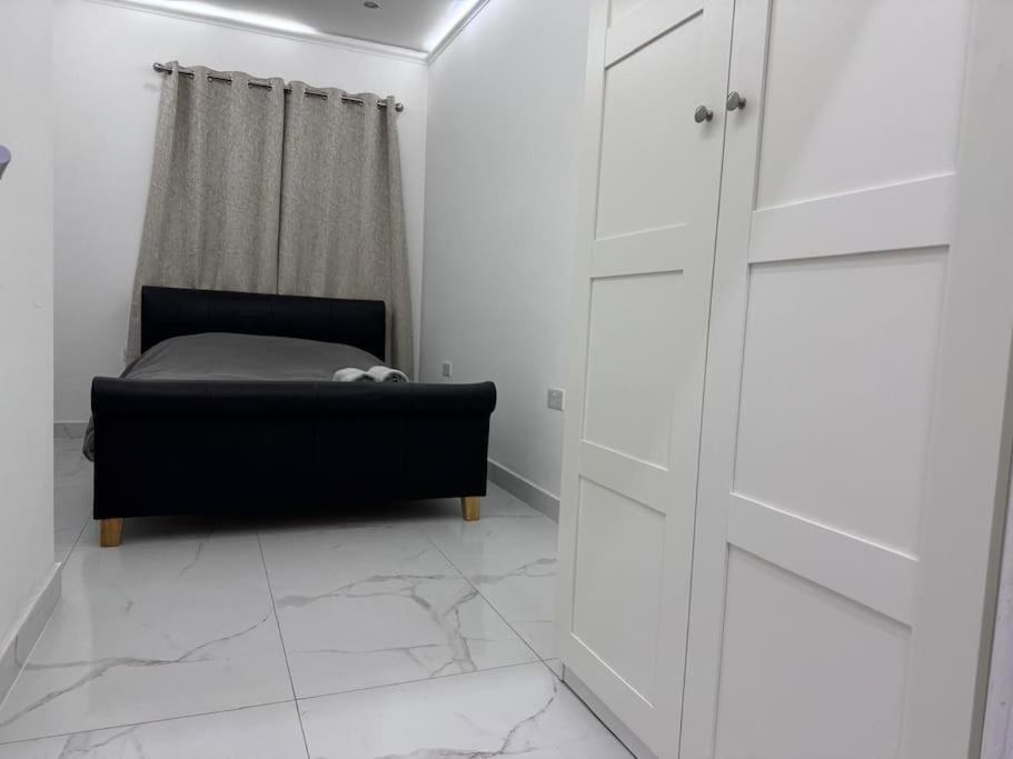 Elegant Living, 3 Bedroom Modern House * Londen