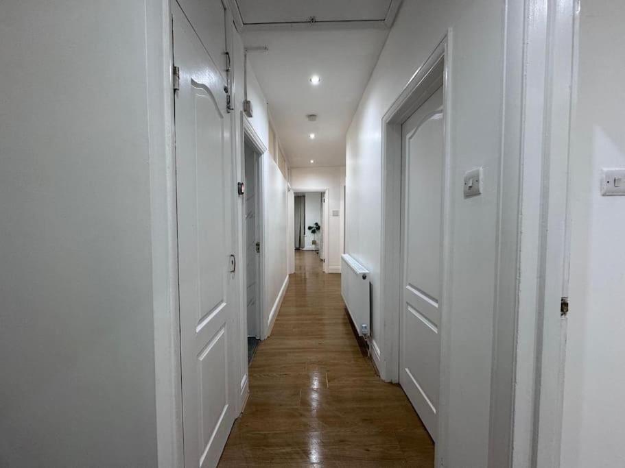 Elegant Living, 3 Bedroom Modern House Vakantiehuis *