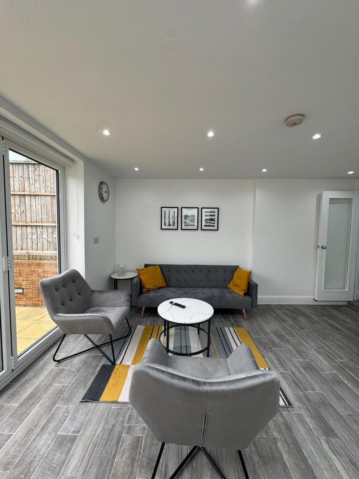 2 Double Bedroom Garden Flat In Acton,london Londres