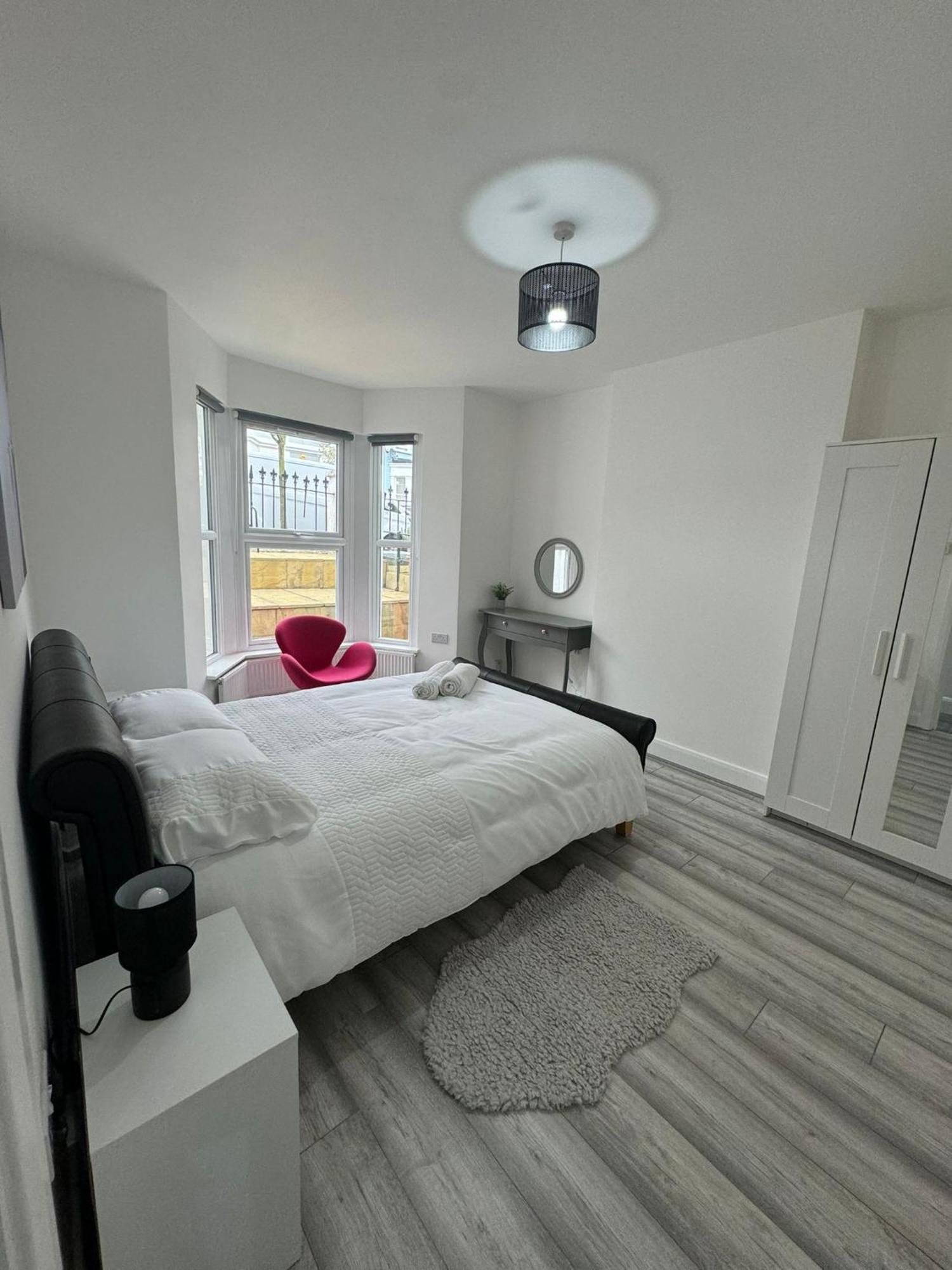 2 Double Bedroom Garden Flat In Acton,london Lejlighed