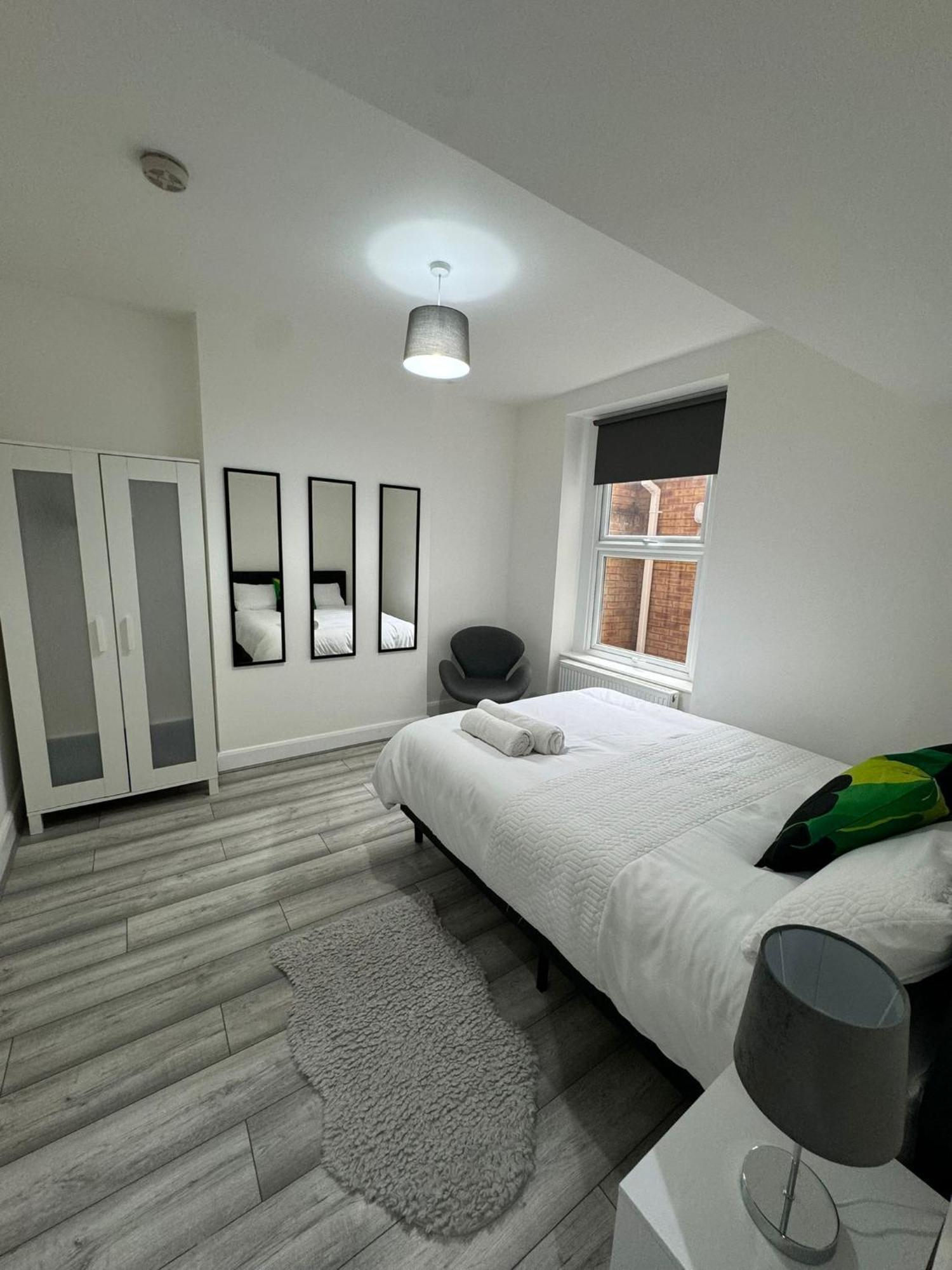 Lejlighed 2 Double Bedroom Garden Flat In Acton,london
