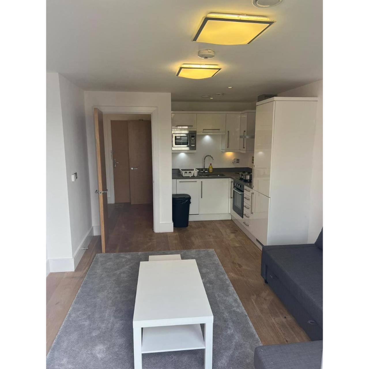 Spacious 1 Bedroom Flat In Kilburn Park F55 Apartment London