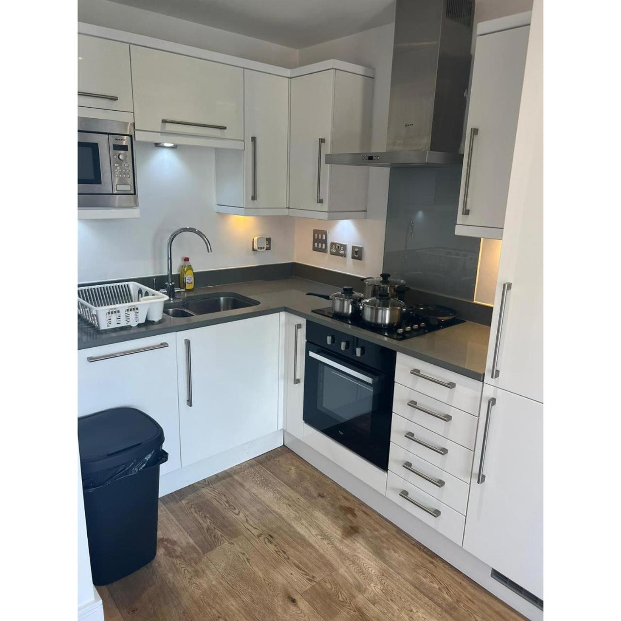Spacious 1 Bedroom Flat In Kilburn Park F55