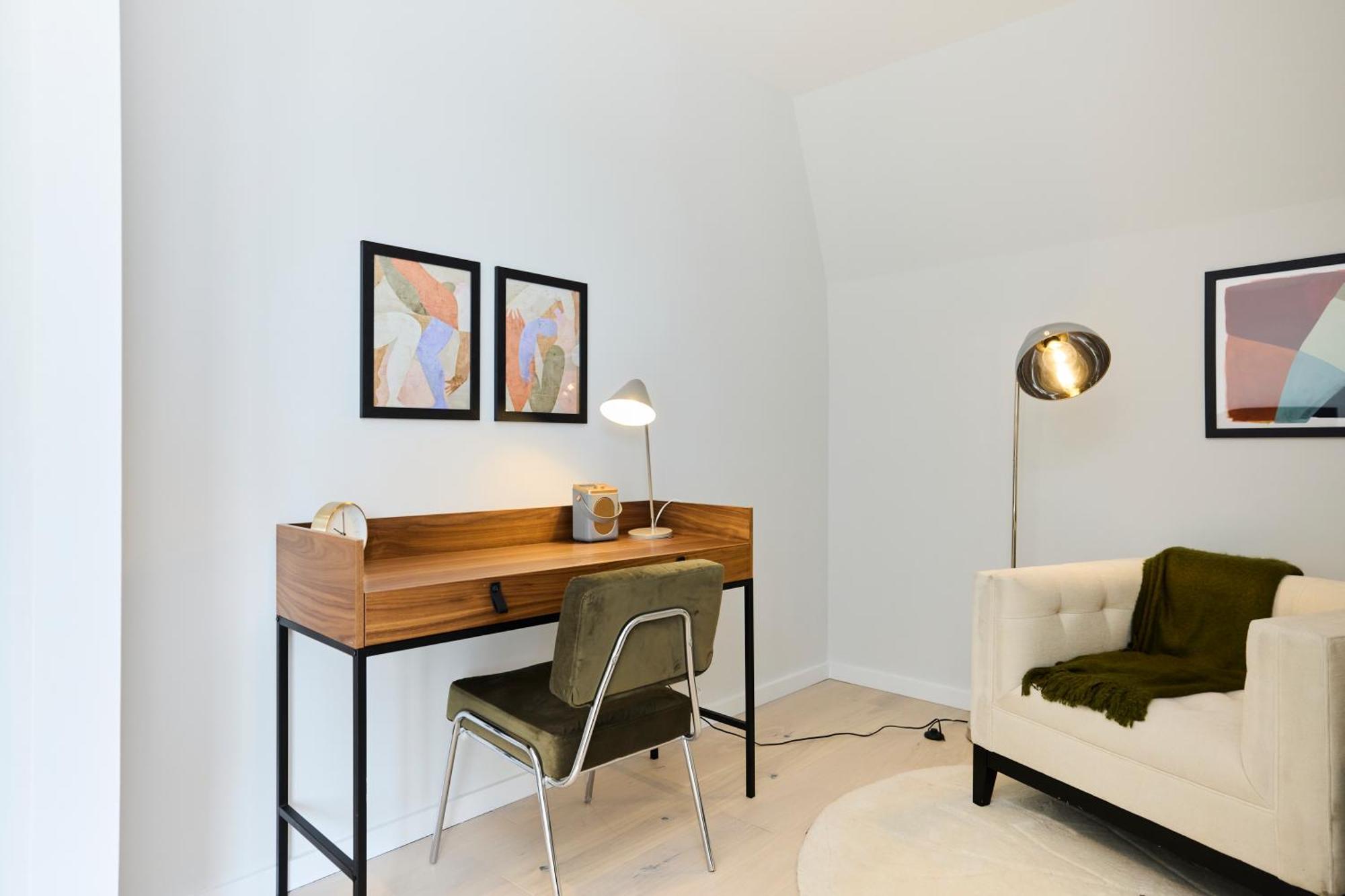 Apartment The Brondesbury Hideaway - Stylish 3bdr Flat With Balcony & Parking