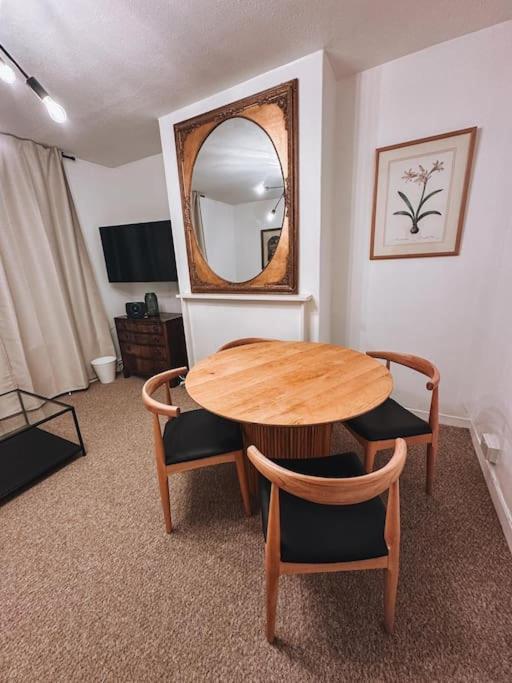 Modern Flat In *