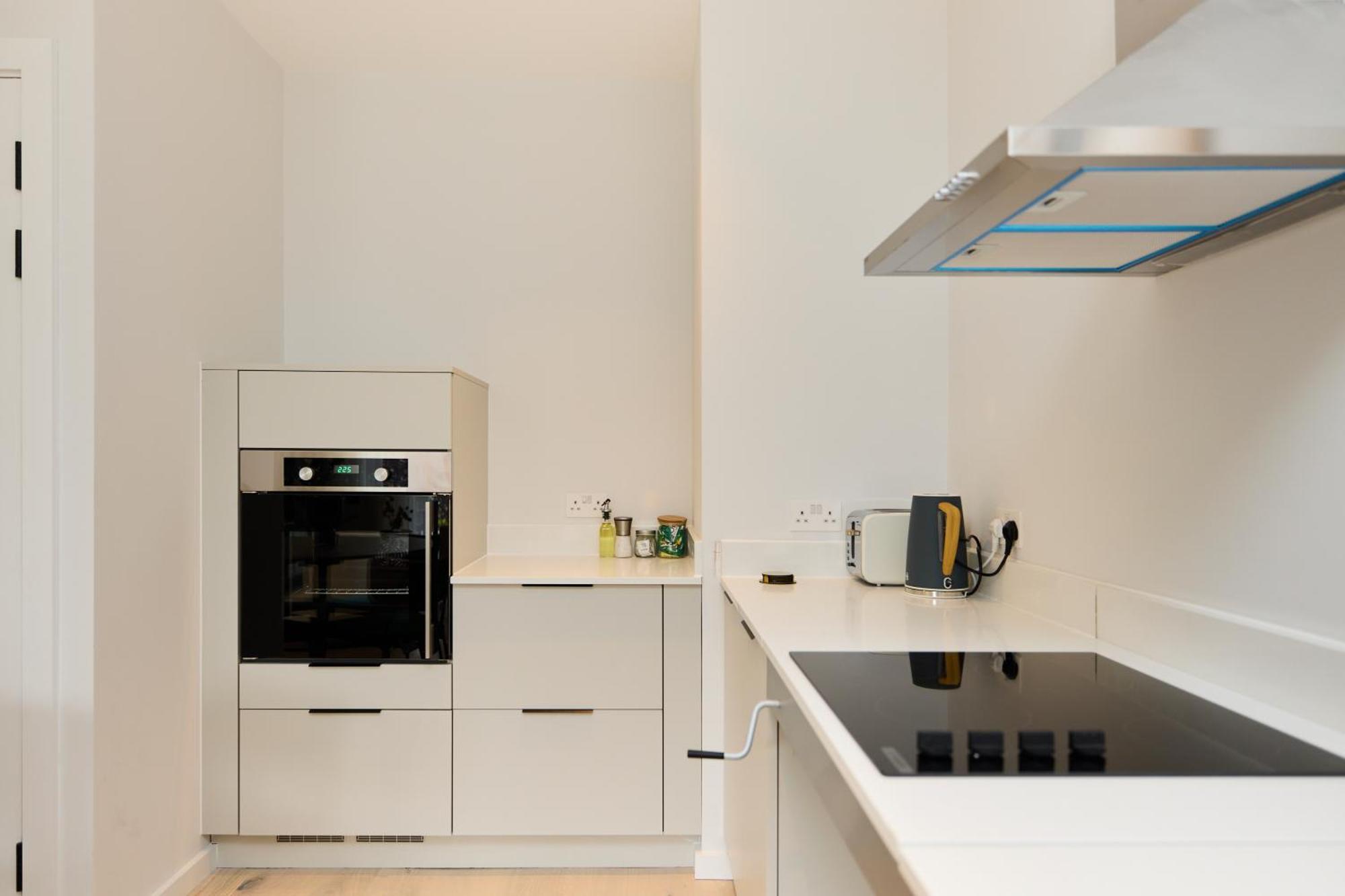 Leilighet The Brondesbury Escape - Cosy 1bdr Flat With Balcony & Parking London