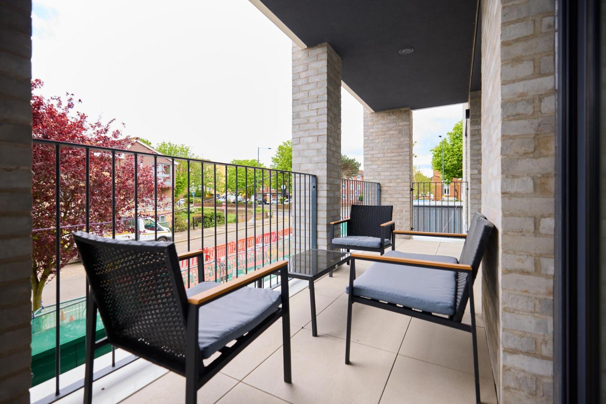 The Brondesbury Escape - Cosy 1bdr Flat With Balcony & Parking * London