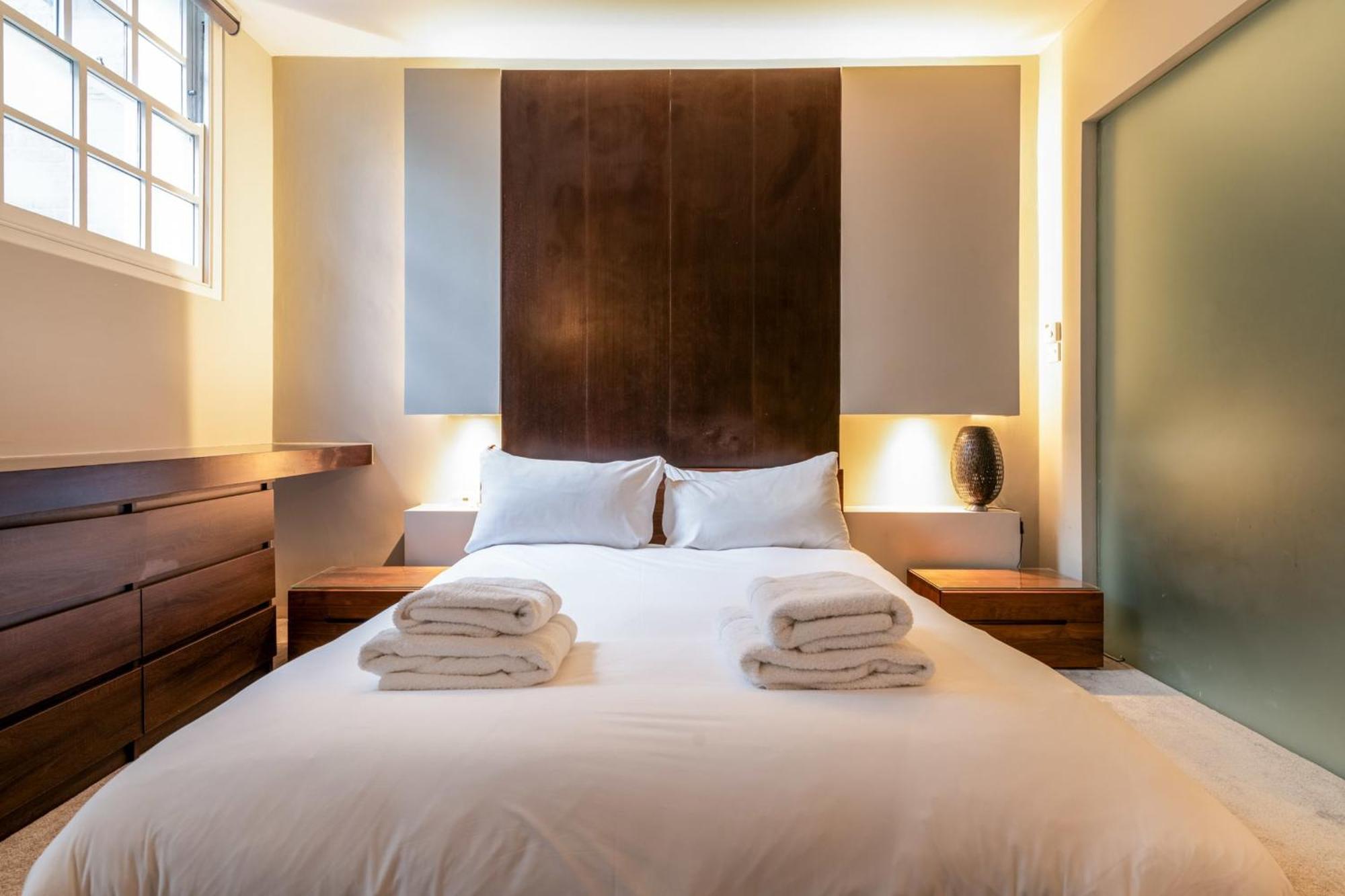 Luxury Loft-style Mews House Londra