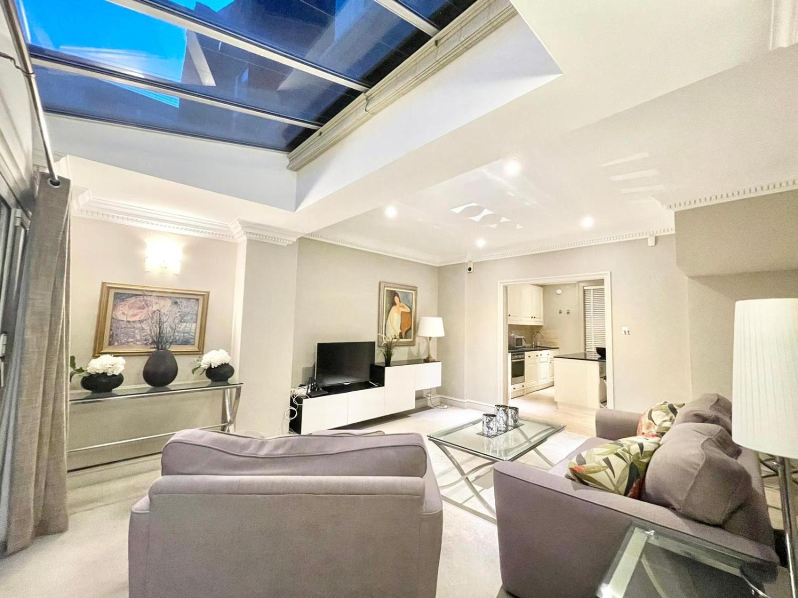 Mayfair 2 Bedroom With Large Private Terrace Lejlighed *