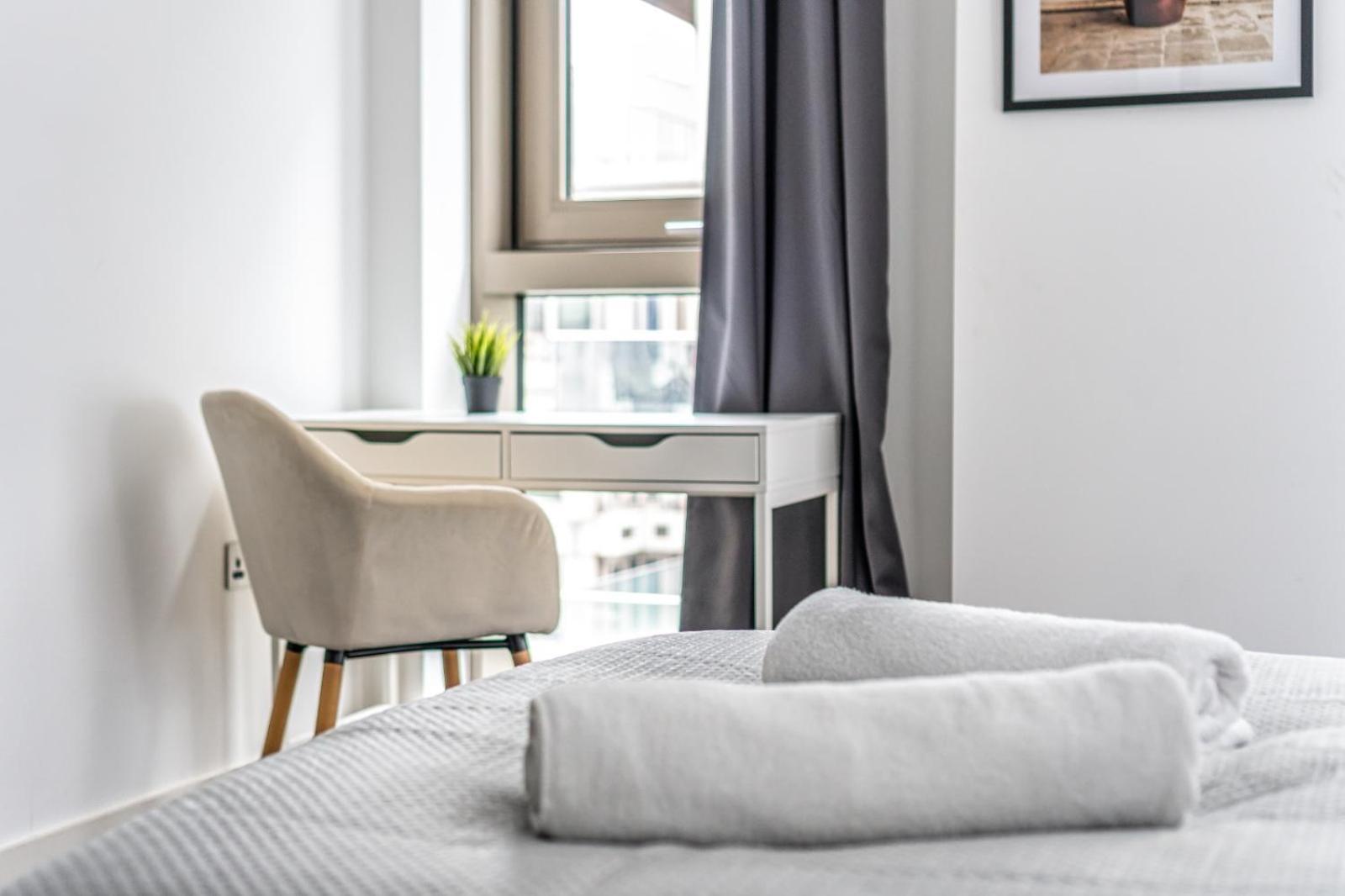 Stunning 2 Bedroom In Tower Hill *