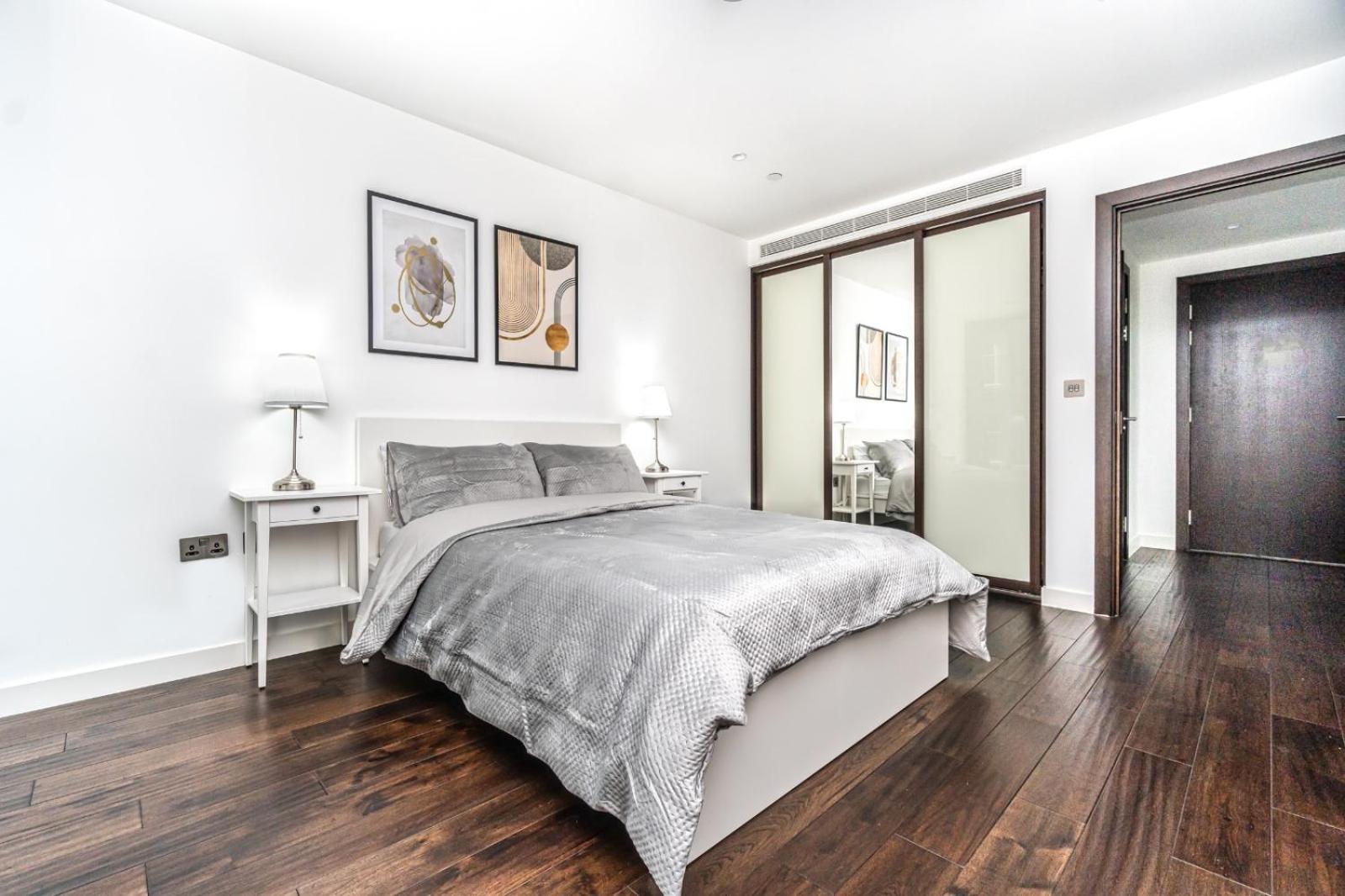 Appartement Stunning 2 Bedroom In Tower Hill Londen