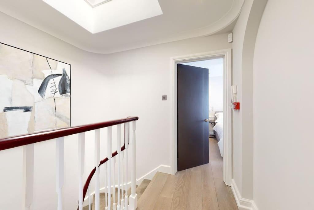 Appartement Amazing Newly Refurbished Mews House In W1 Londen