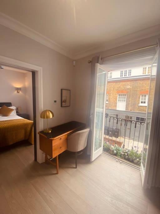 Amazing Newly Refurbished Mews House In W1 Appartement