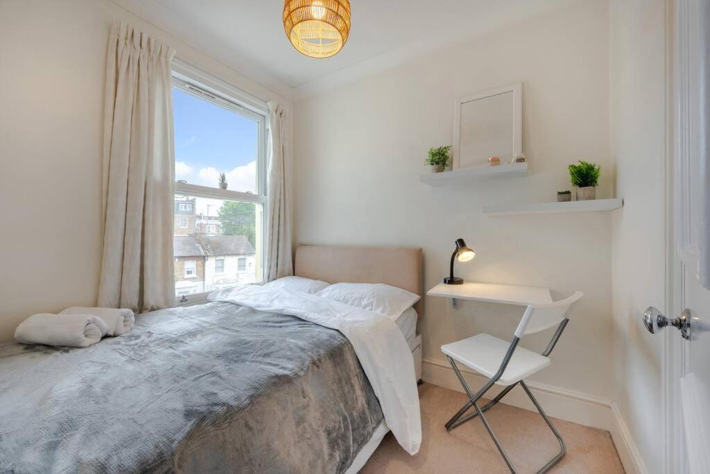 Cosy 2 Bed In Kensington Olympia Apartment *