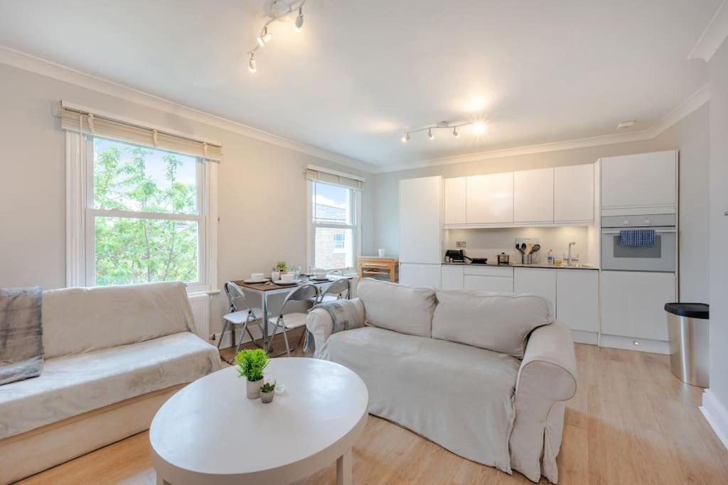 Apartment Cosy 2 Bed In Kensington Olympia London