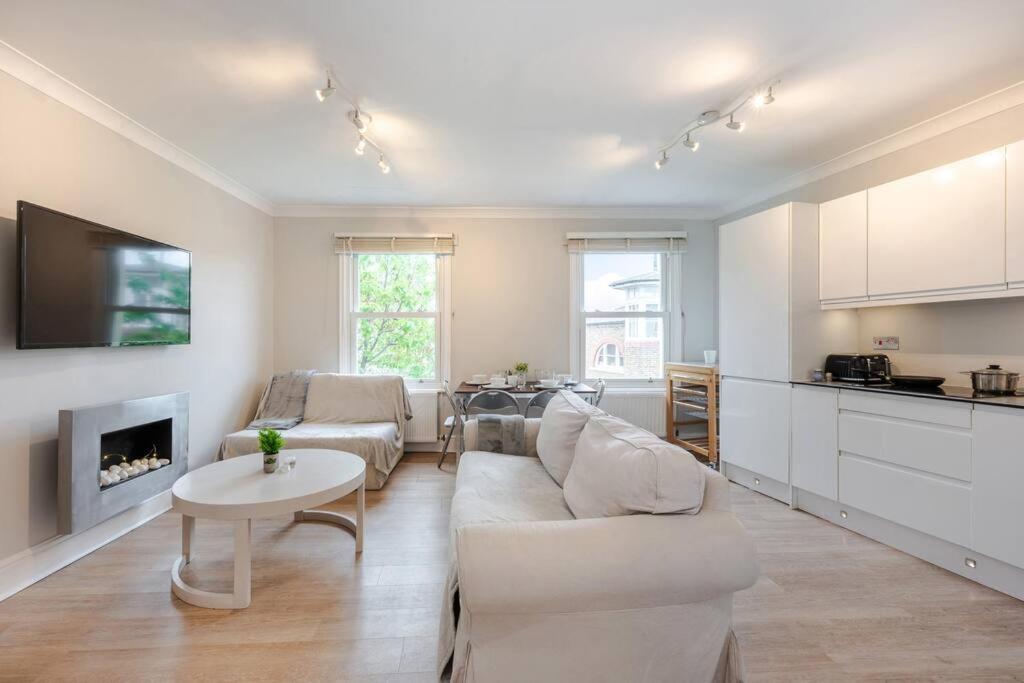Cosy 2 Bed In Kensington Olympia Apartment London
