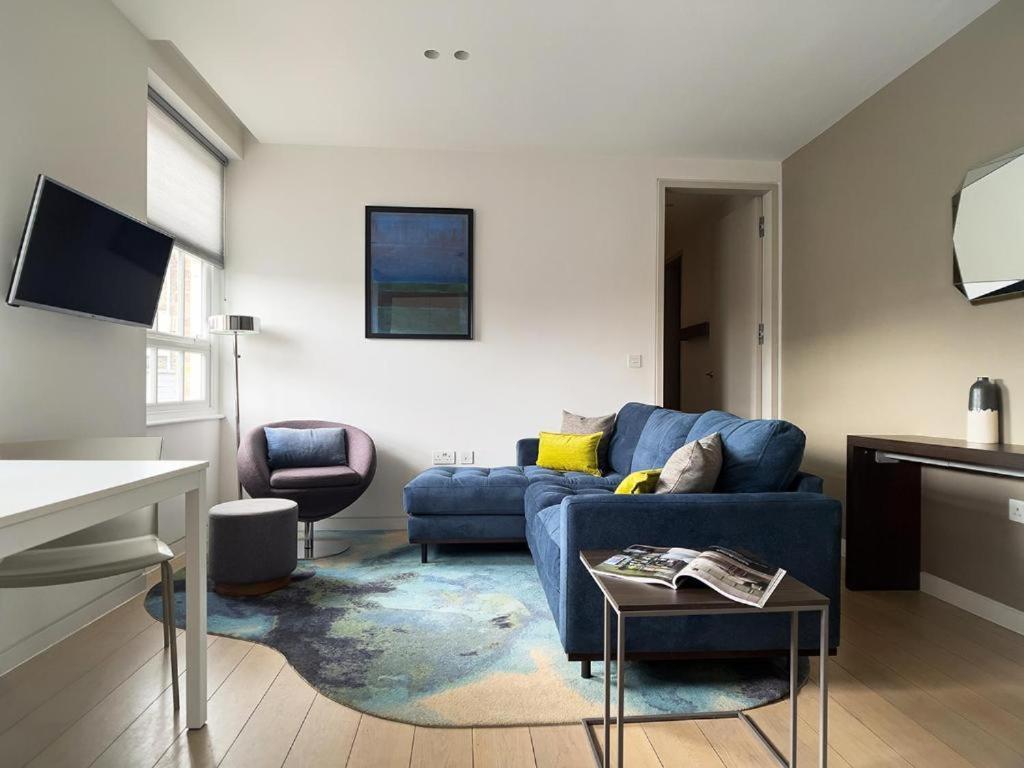Wells Court By Aeria * London