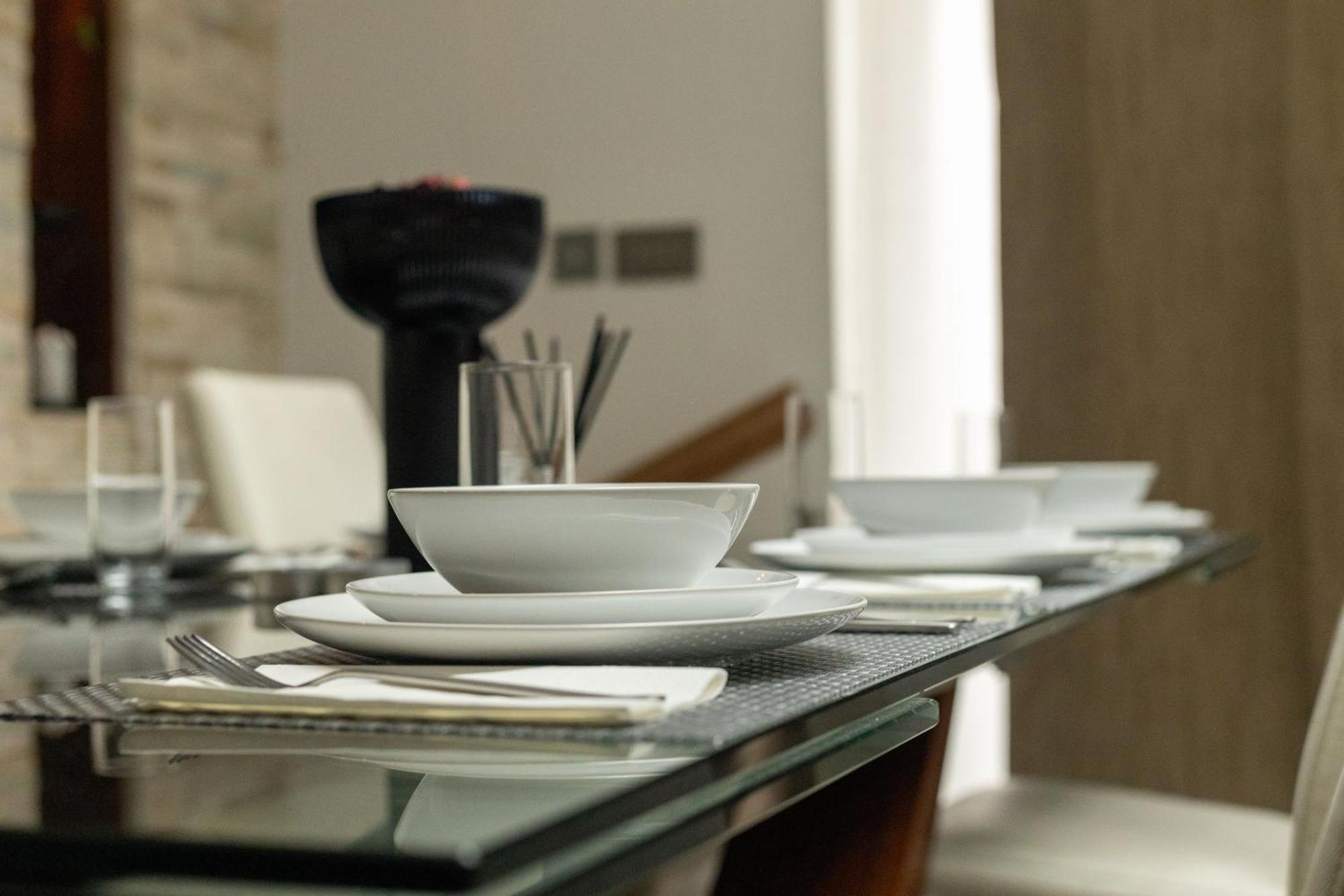 4 Bedroom House In Chiswick- Elegance & Serenity Lejlighed *