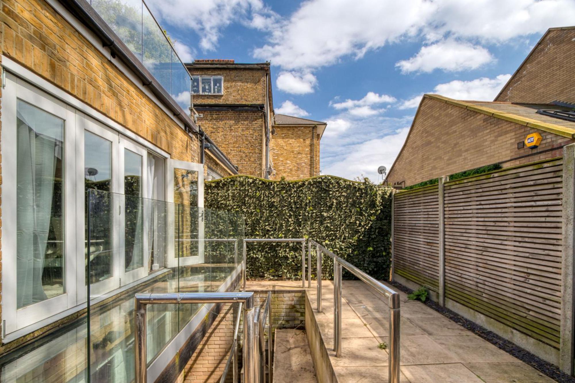 4 Bedroom House In Chiswick- Elegance & Serenity Lejlighed
