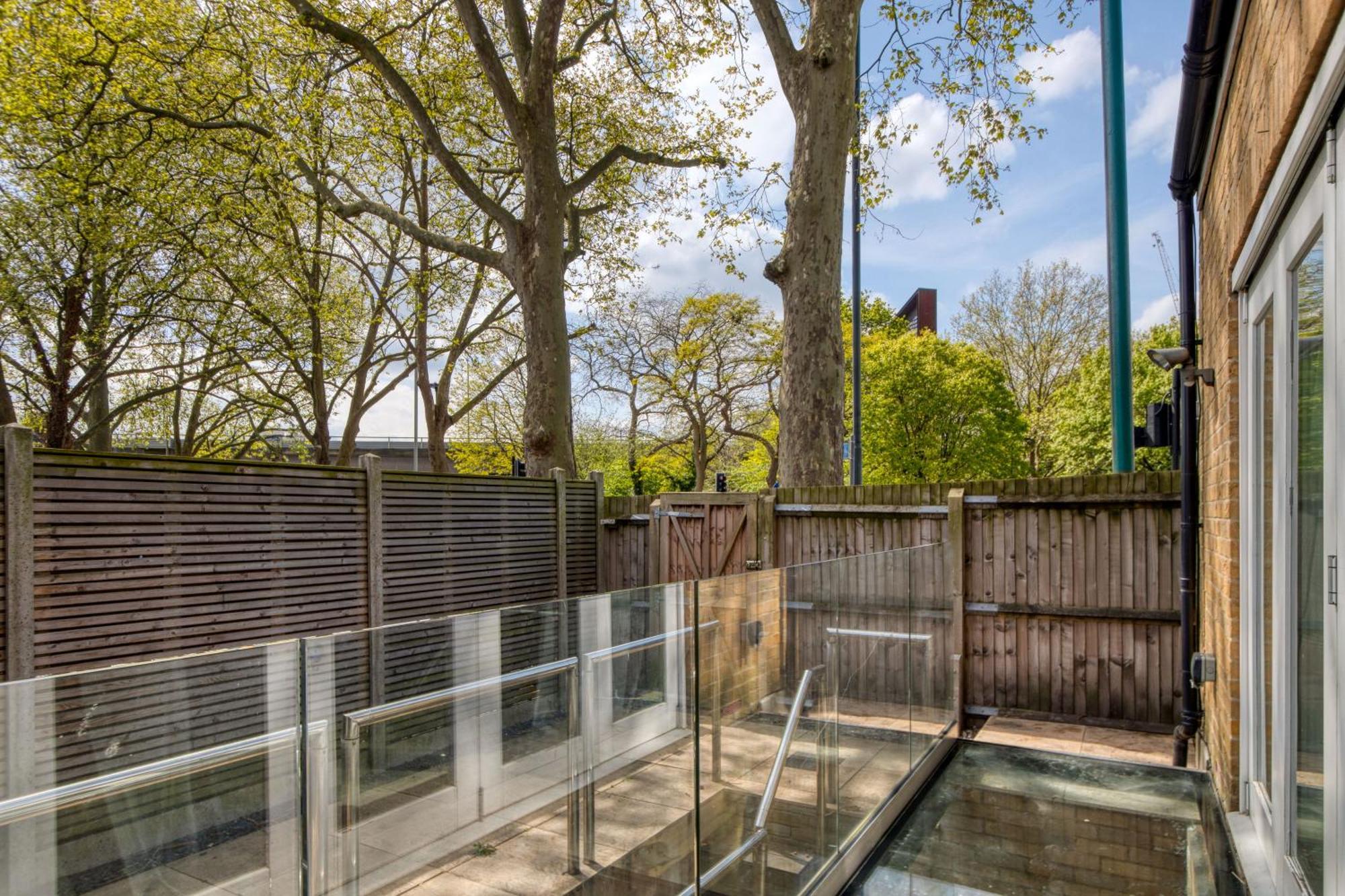 Lejlighed 4 Bedroom House In Chiswick- Elegance & Serenity
