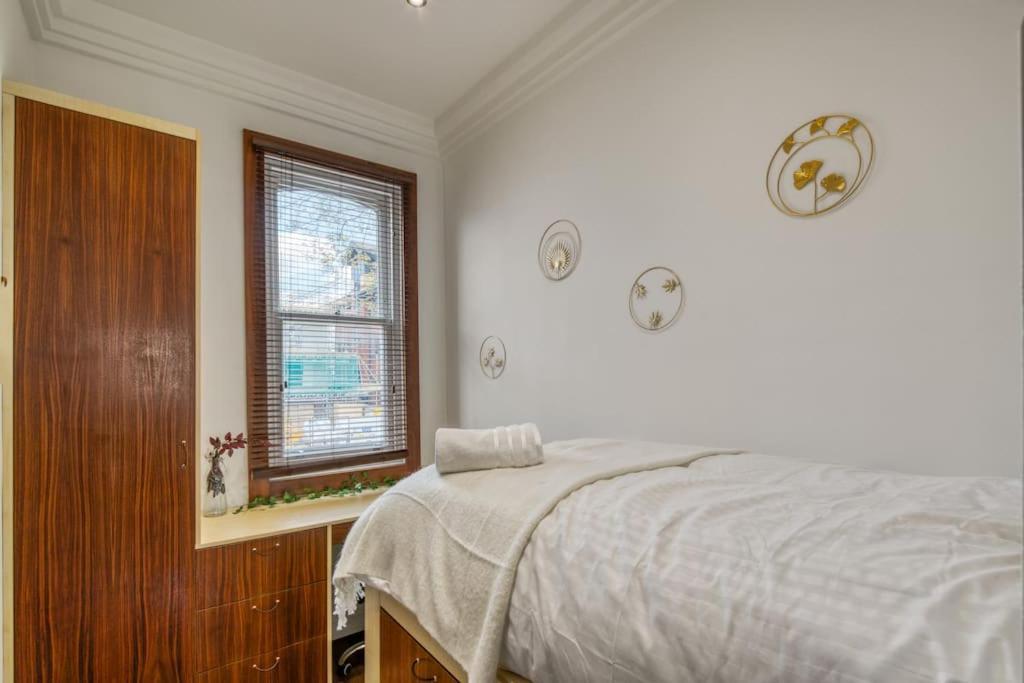 Lejlighed 4 Bedroom House In Chiswick- Elegance & Serenity