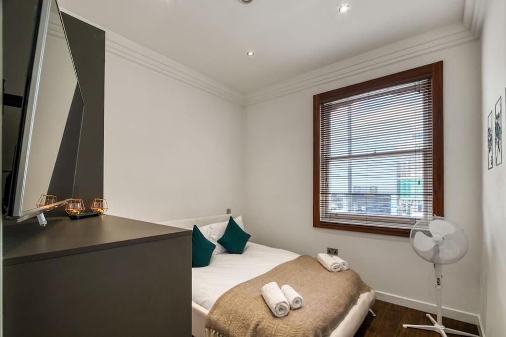 Lejlighed 4 Bedroom House In Chiswick- Elegance & Serenity *