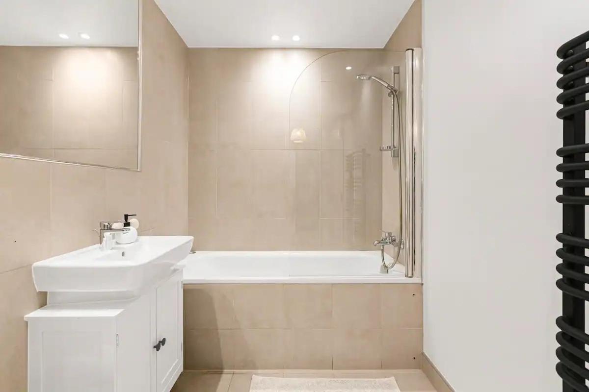 Appartement Luxury Flat With View Battersea Pass The Keys Londen