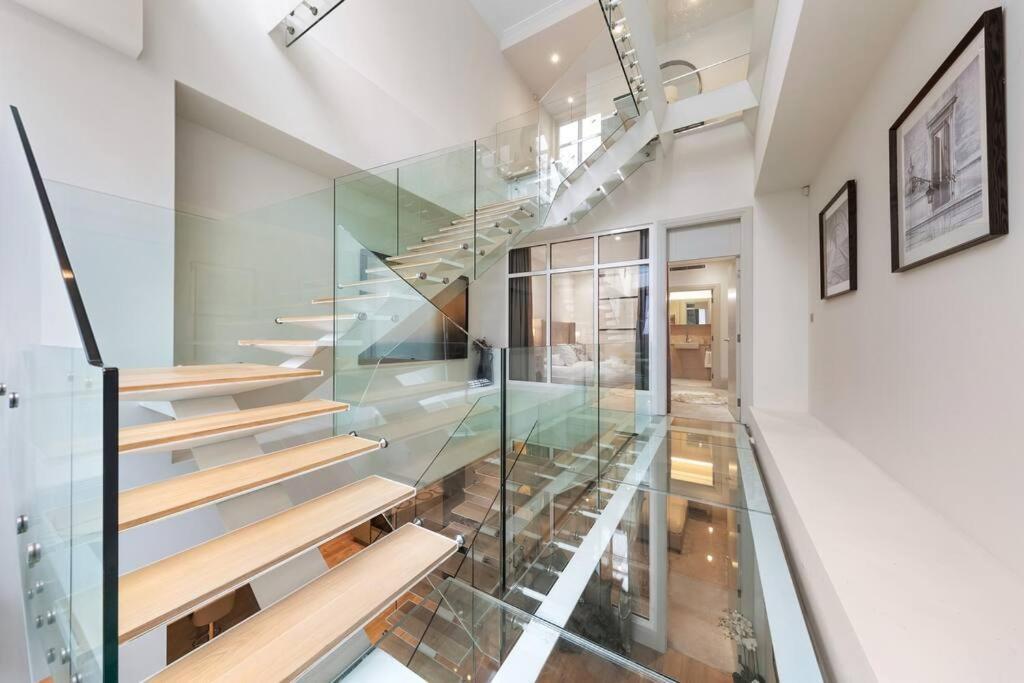 Park Lane Palace- Luxury Sleeps 10 Lejlighed London