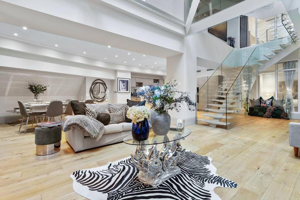Park Lane Palace- Luxury Sleeps 10 Lägenhet *
