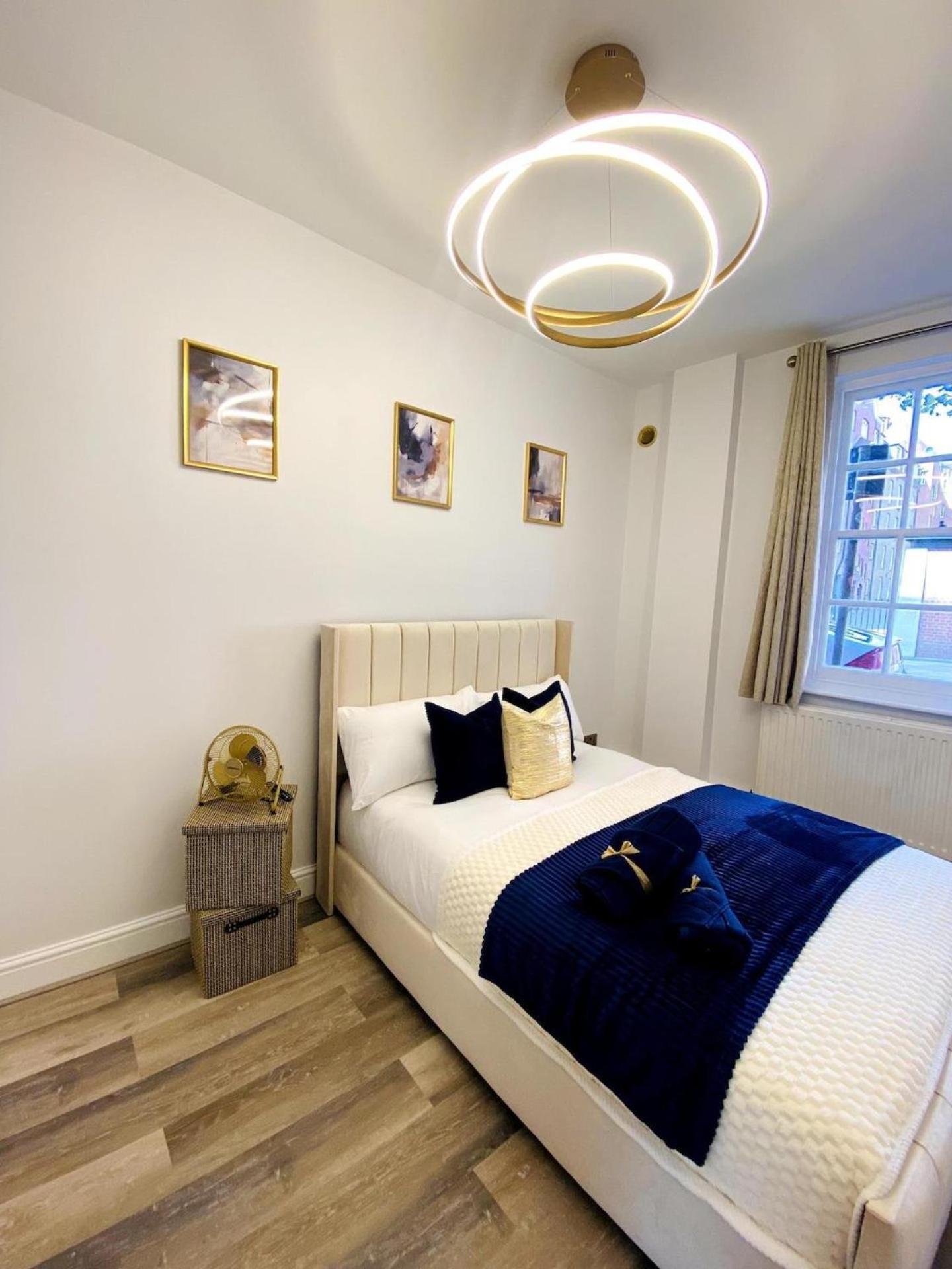 Inviting 3-bed In Londen