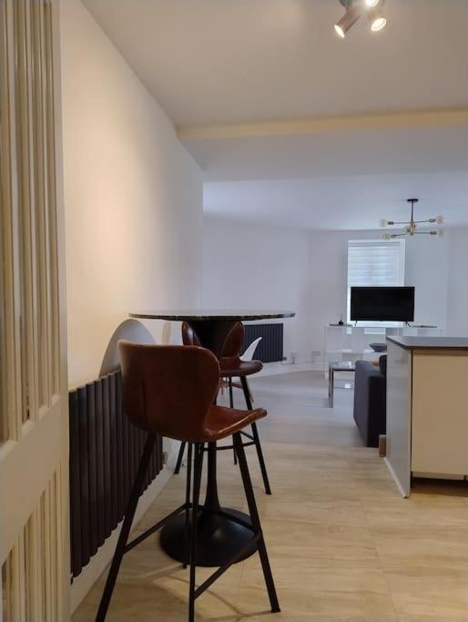 Bijou White Hart Lane Apartment London