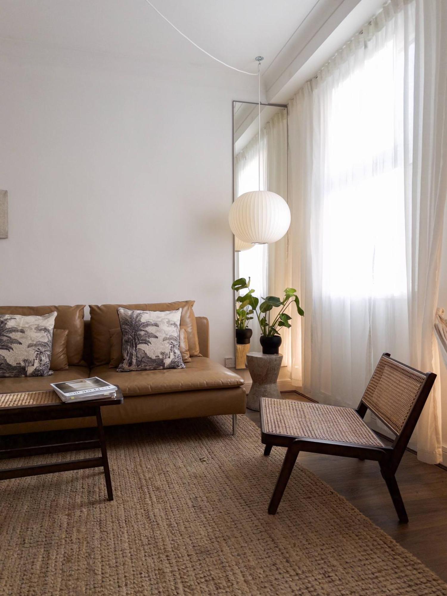 Lejlighed Tranquil Oasis W 100inch Cinema & Hammock, By The Design Traveller London