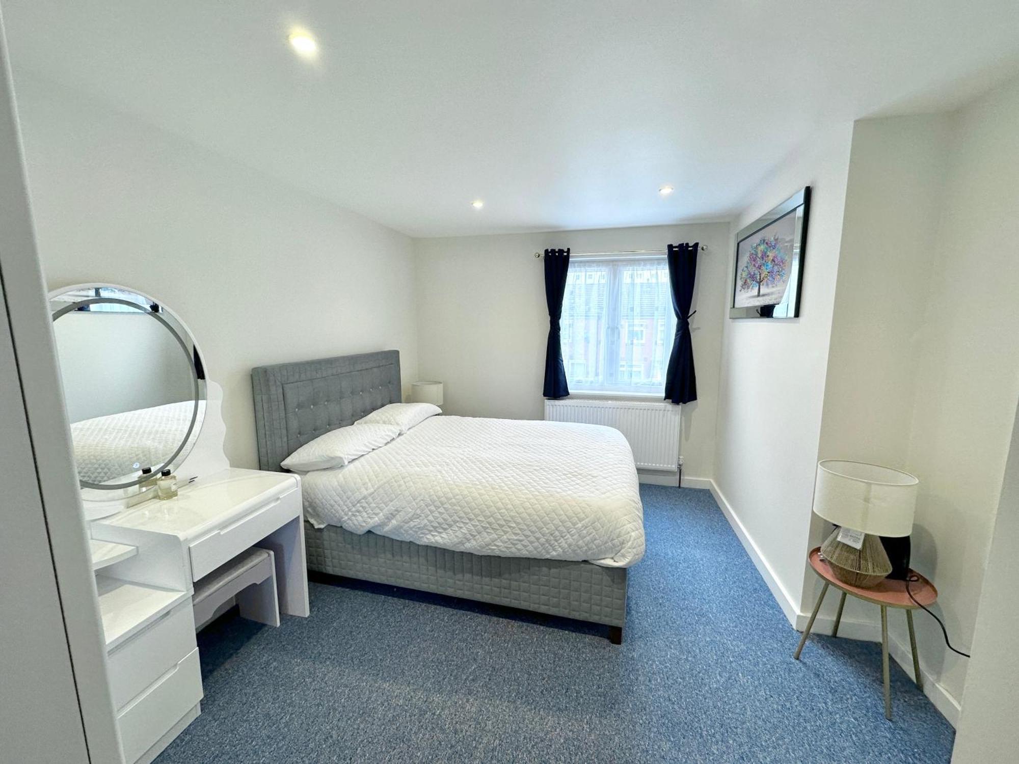 Newly Renovated Bedrooms Near Train And Bus Station Appartement *