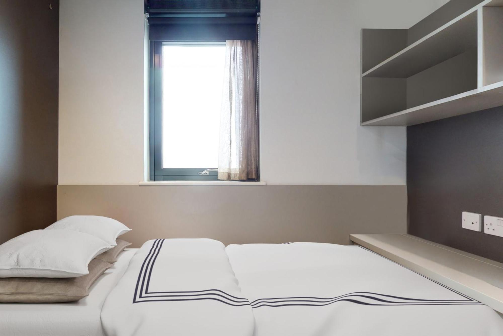 And Ensuite Bedrooms With Shared Kitchen At Chapter Ealing Right Next To North Acton Tube Station Leilighet