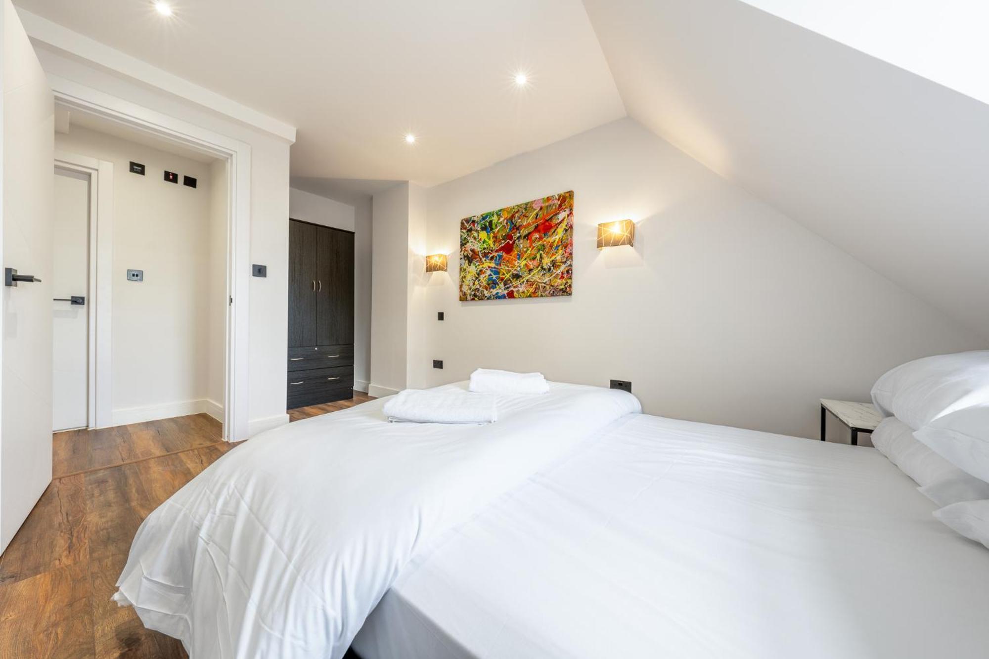 7 - West Brand New Loft Appartement Londen
