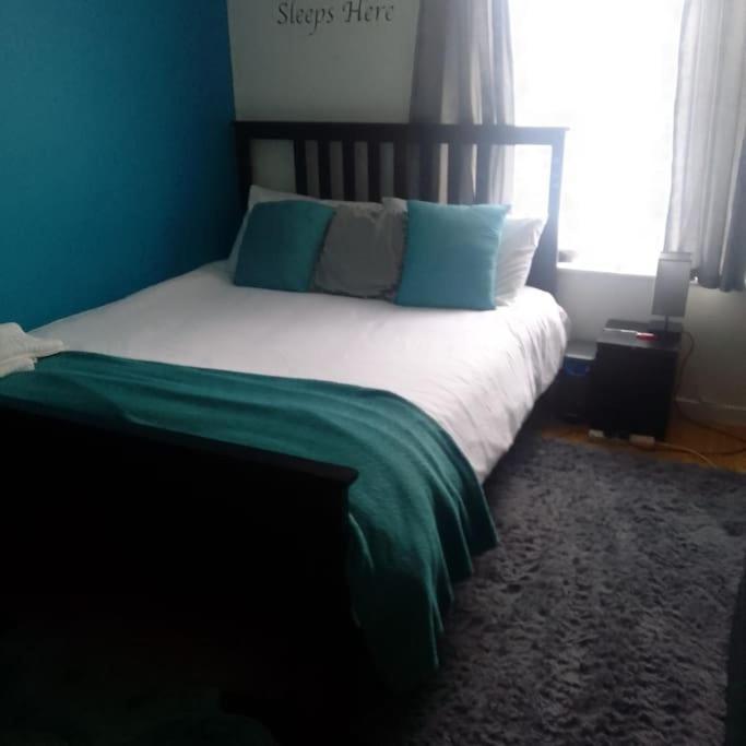 3 Bedroom Brixton Appartement *