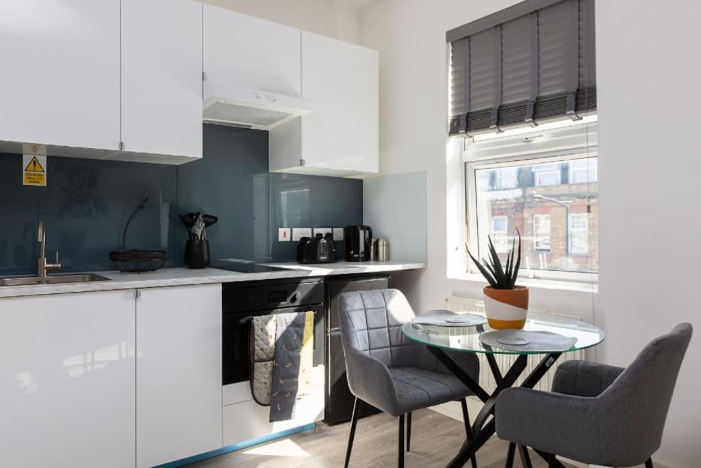 Apt, 8 Min Walk From Tube 3 Appartement