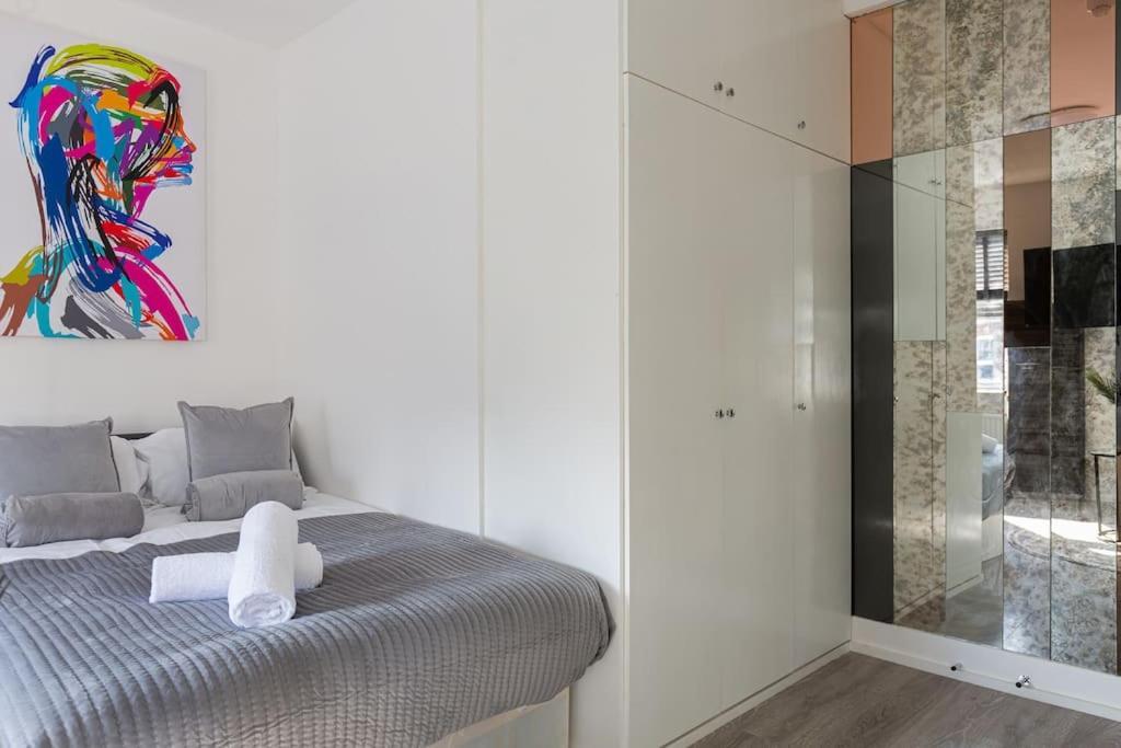 Apt, 8 Min Walk From Tube 3 Appartement Londen