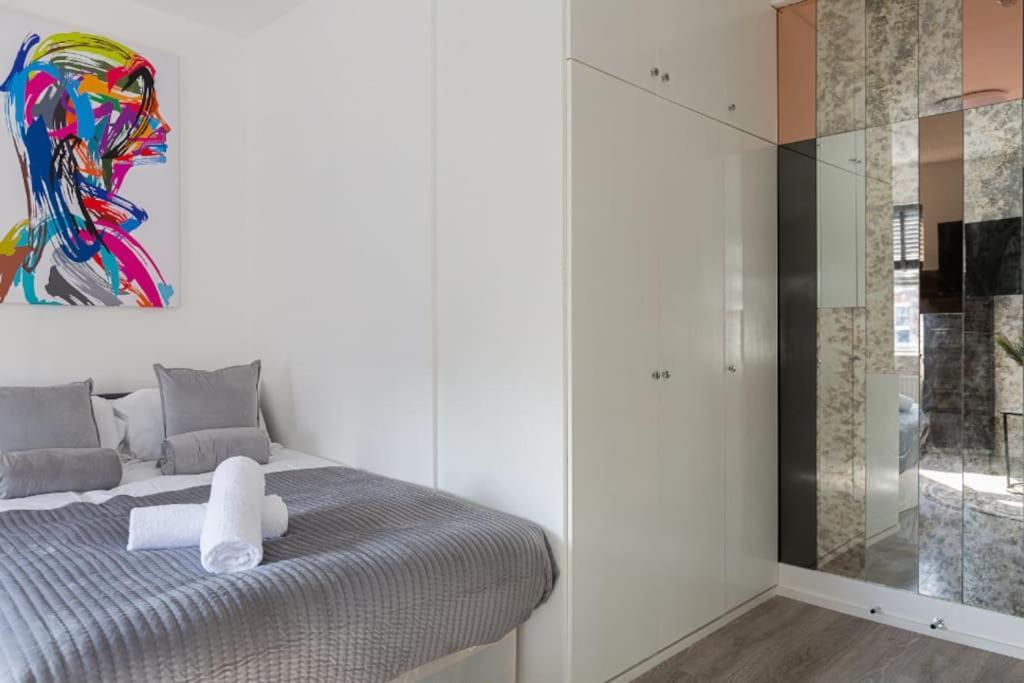 Apt, 8 Min Walk From Tube 3 * Londen